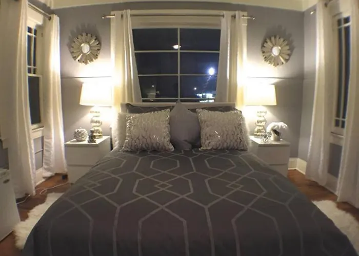 Efficiency Studios With Shared Bathroom-G2